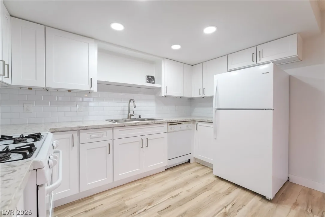 6633 West Tropicana Avenue 101 — photo 5
