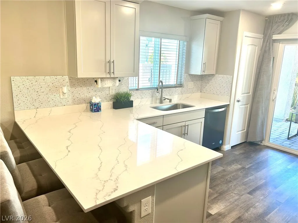 6594 Secret Grove Avenue — photo 5
