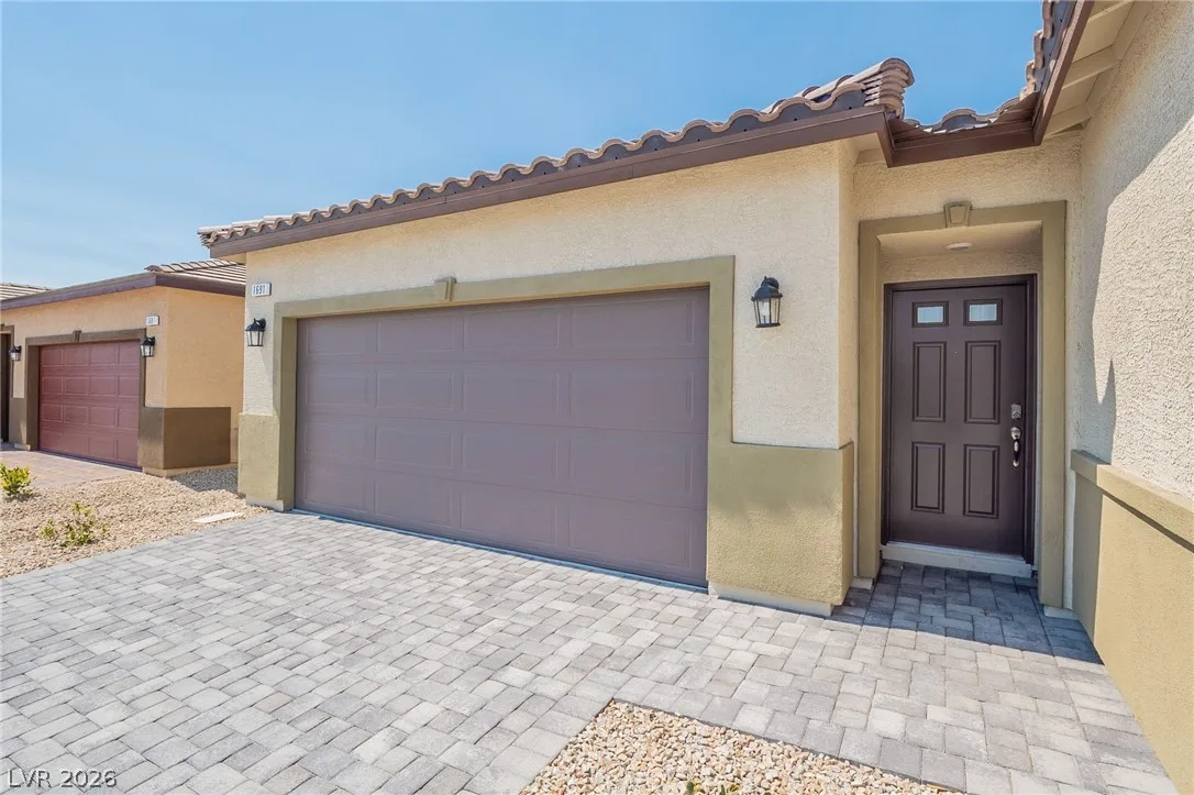 1691 Douglas Creek Street — photo 4