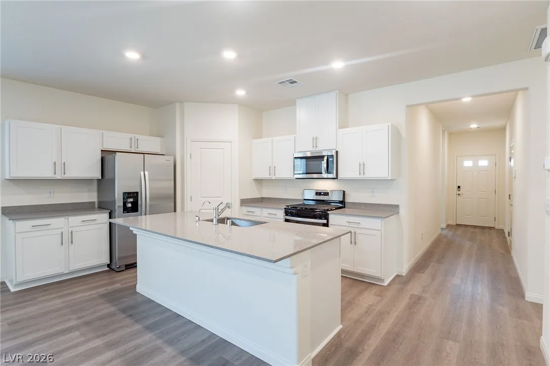 1691 Douglas Creek Street — photo 5