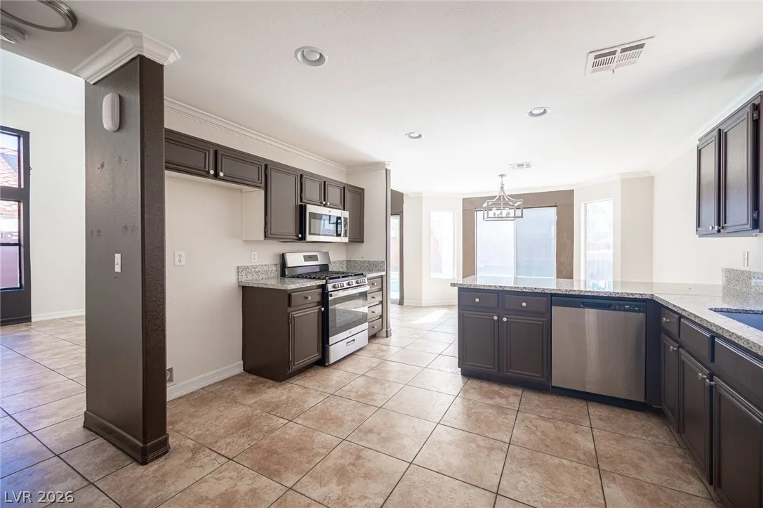 8125 Dolphin Landing Drive — photo 5