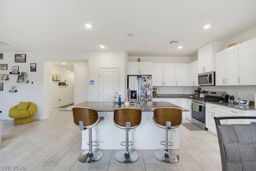 1837 James Creek Drive — photo 2