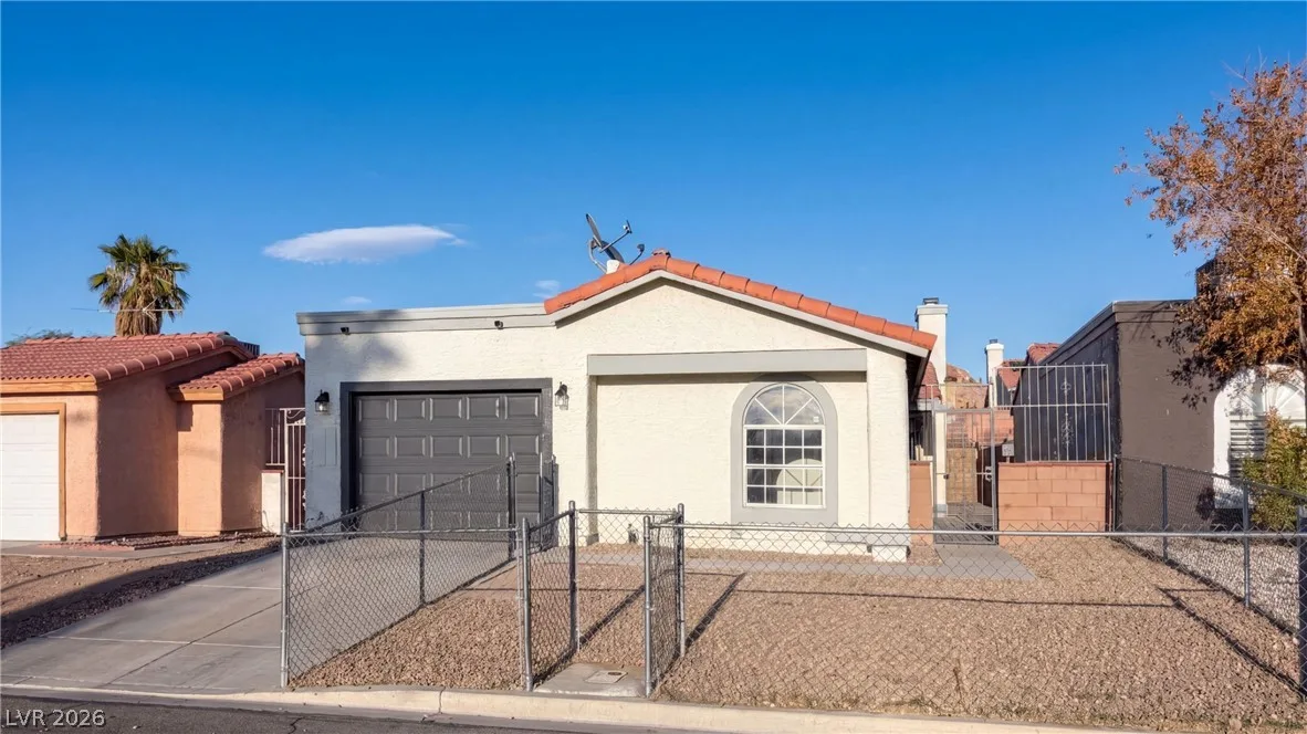 2304 Sabroso Street — photo 1