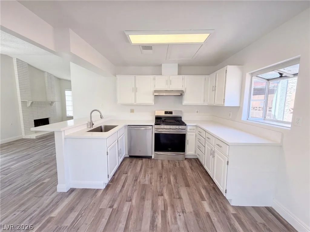 2304 Sabroso Street — photo 2