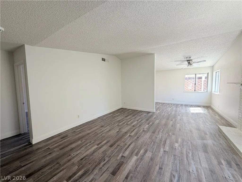 2304 Sabroso Street — photo 3