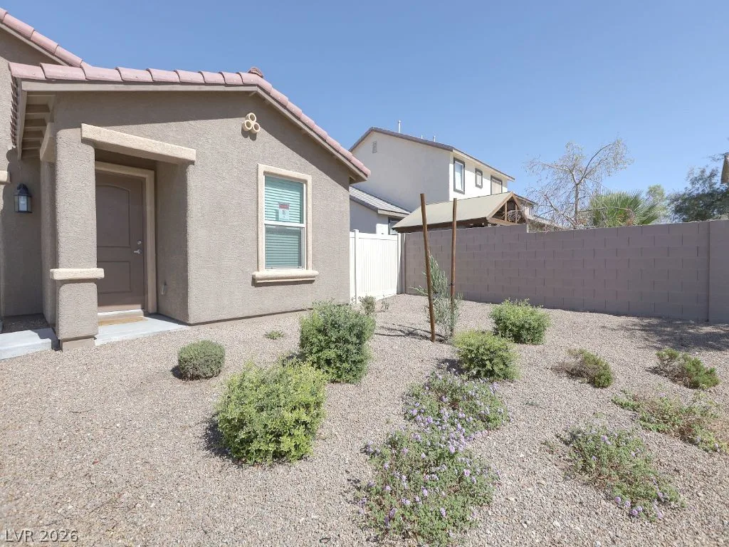 626 Abrazar Avenue — photo 3