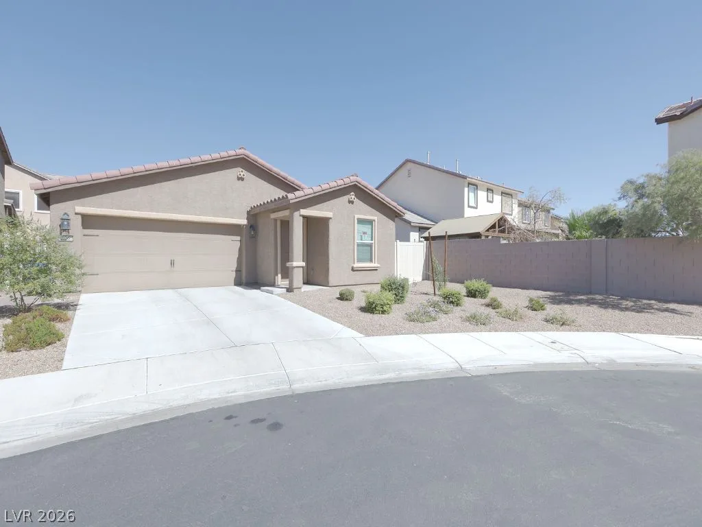 626 Abrazar Avenue — photo 4