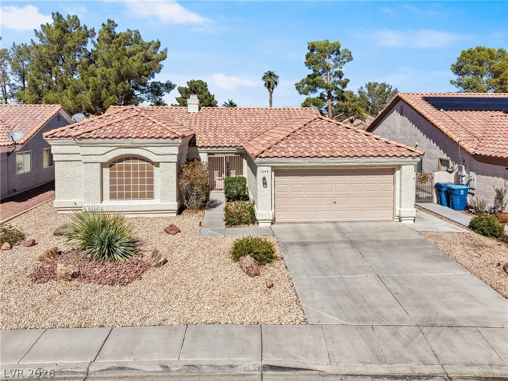 1042 Wainwright Court — photo 1