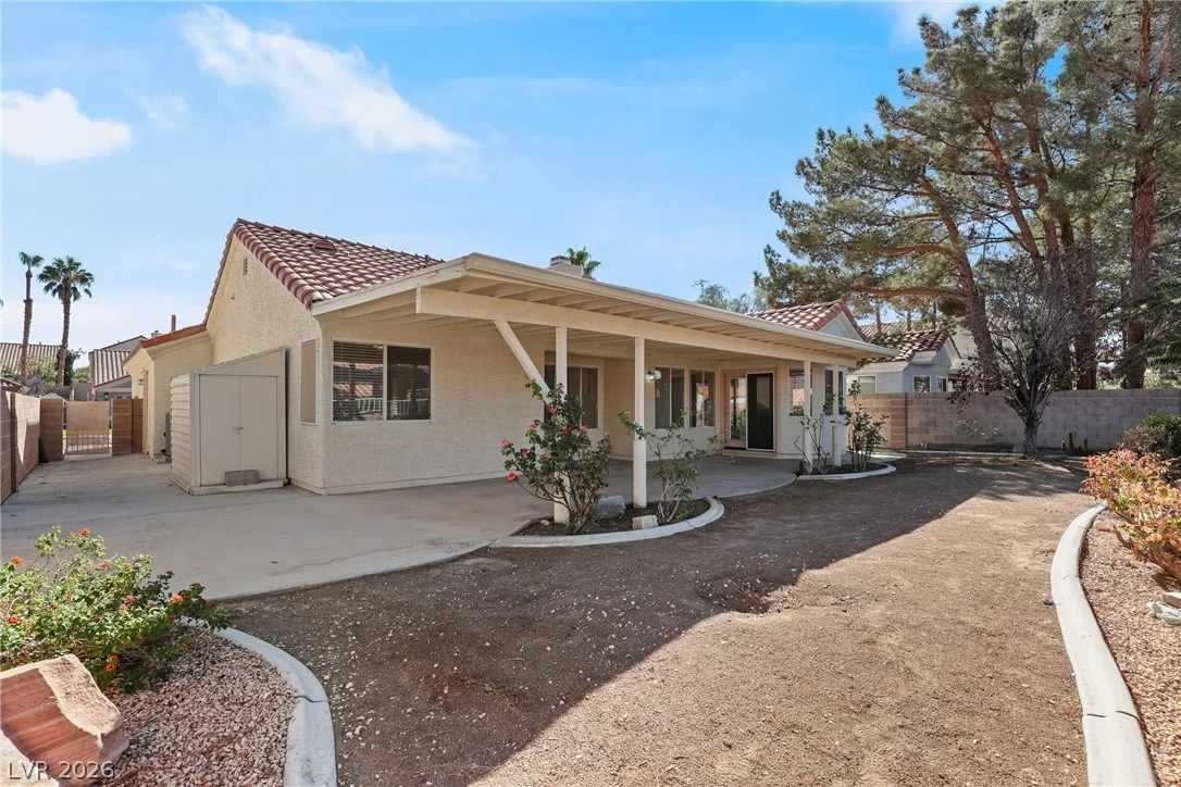 1042 Wainwright Court — photo 4