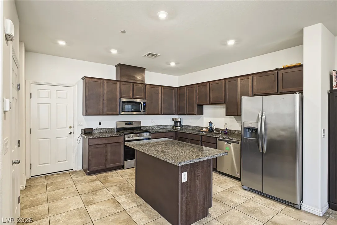 1180 Gypsum Hills Court — photo 5