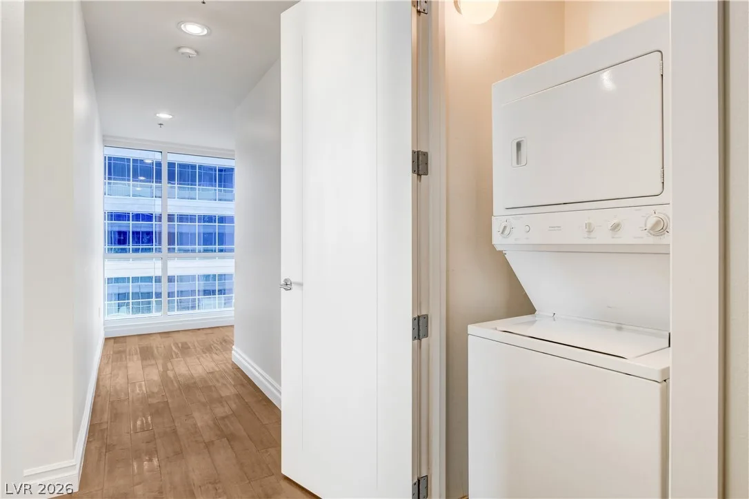 4575 DEAN MARTIN Drive 1212 — photo 5