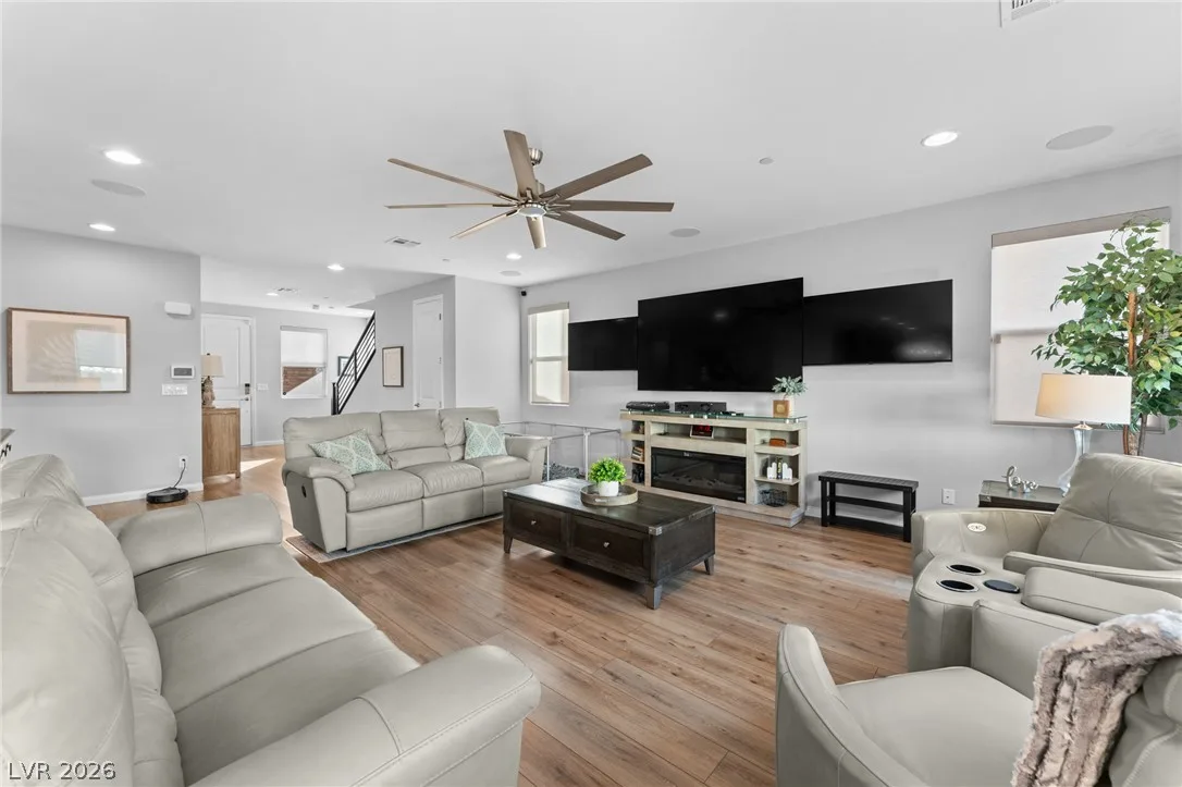 636 Suncrest Peak Place — photo 4