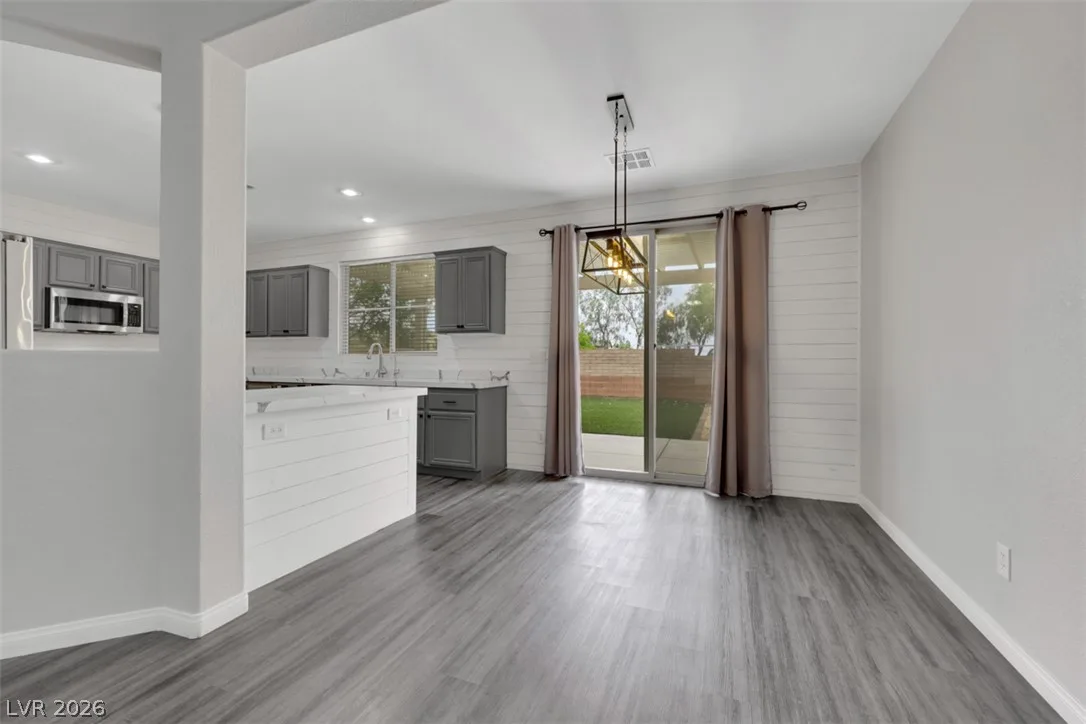 7830 Shingle Beach Street — photo 3