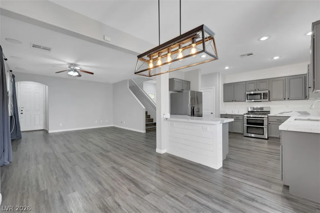 7830 Shingle Beach Street — photo 4