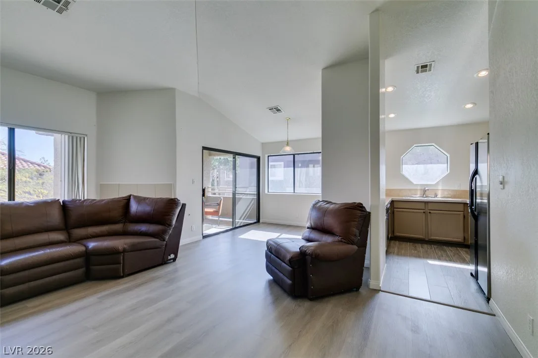 5054 South Rainbow Boulevard 202 — photo 5
