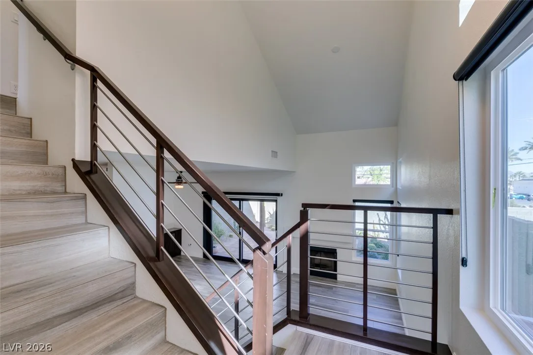 1662 Cloister Avenue — photo 3