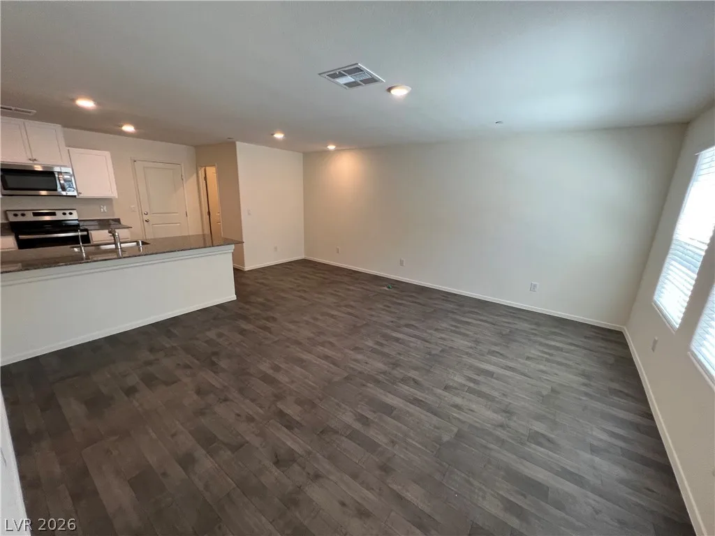 1112 Ruby Sparrow Street — photo 1