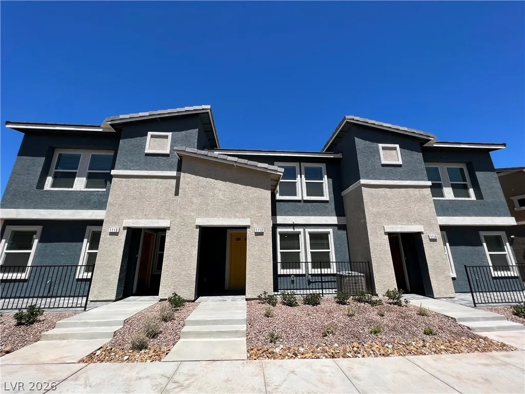1112 Ruby Sparrow Street — photo 2