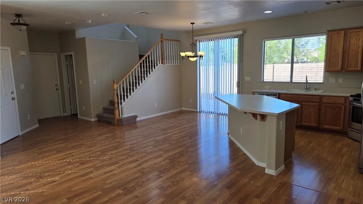 536 Civic Holiday Avenue — photo 2