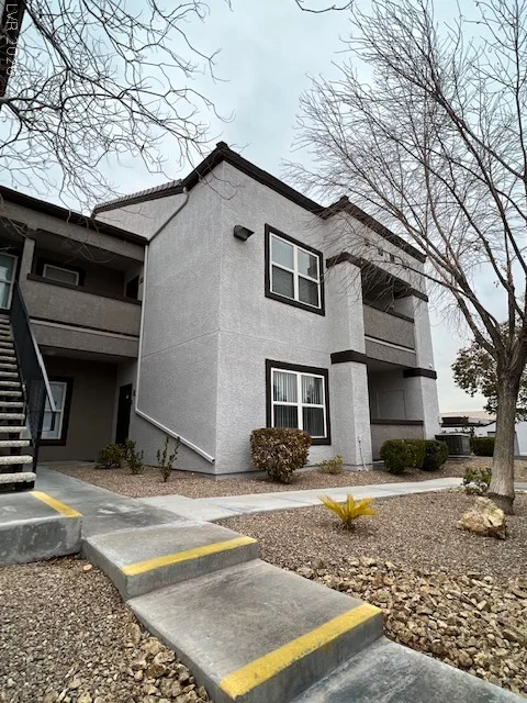7255 West SUNSET Road 1124 — photo 1