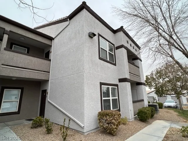 7255 West SUNSET Road 1124 — photo 2