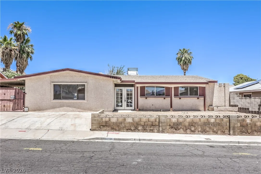 4462 Newton Drive — photo 1