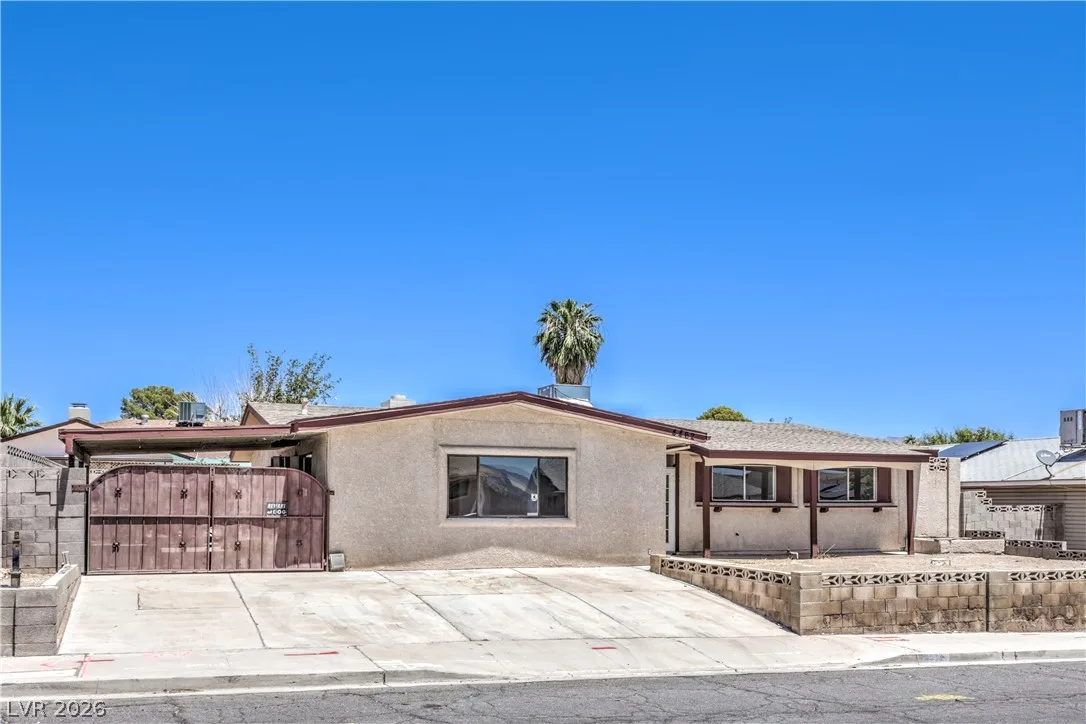 4462 Newton Drive — photo 3