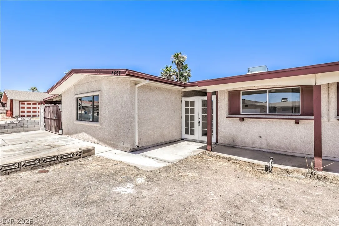 4462 Newton Drive — photo 4