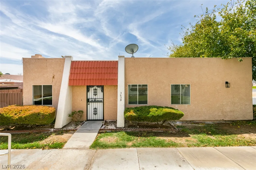 3638 Villa Knolls East Drive — photo 1