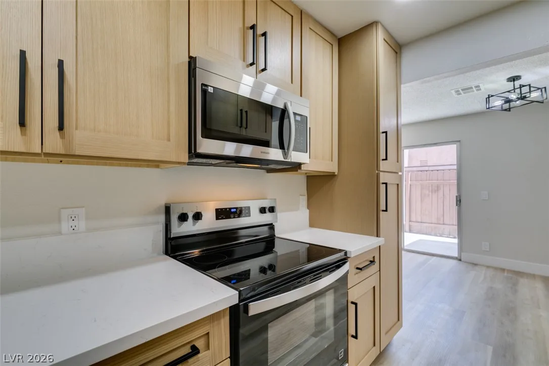 3638 Villa Knolls East Drive — photo 3