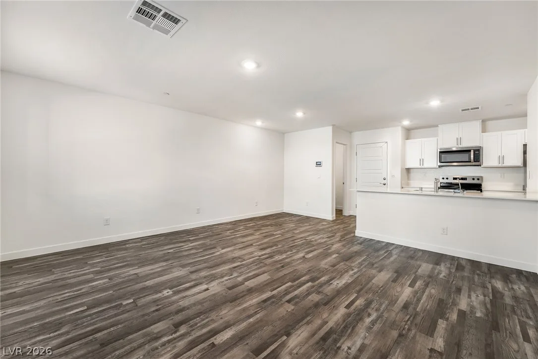 9864 Maple Pass Avenue — photo 4