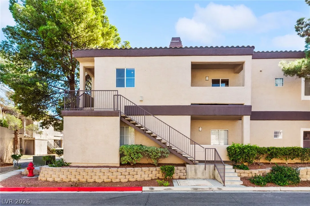 5250 South Rainbow Boulevard 2033 — photo 2