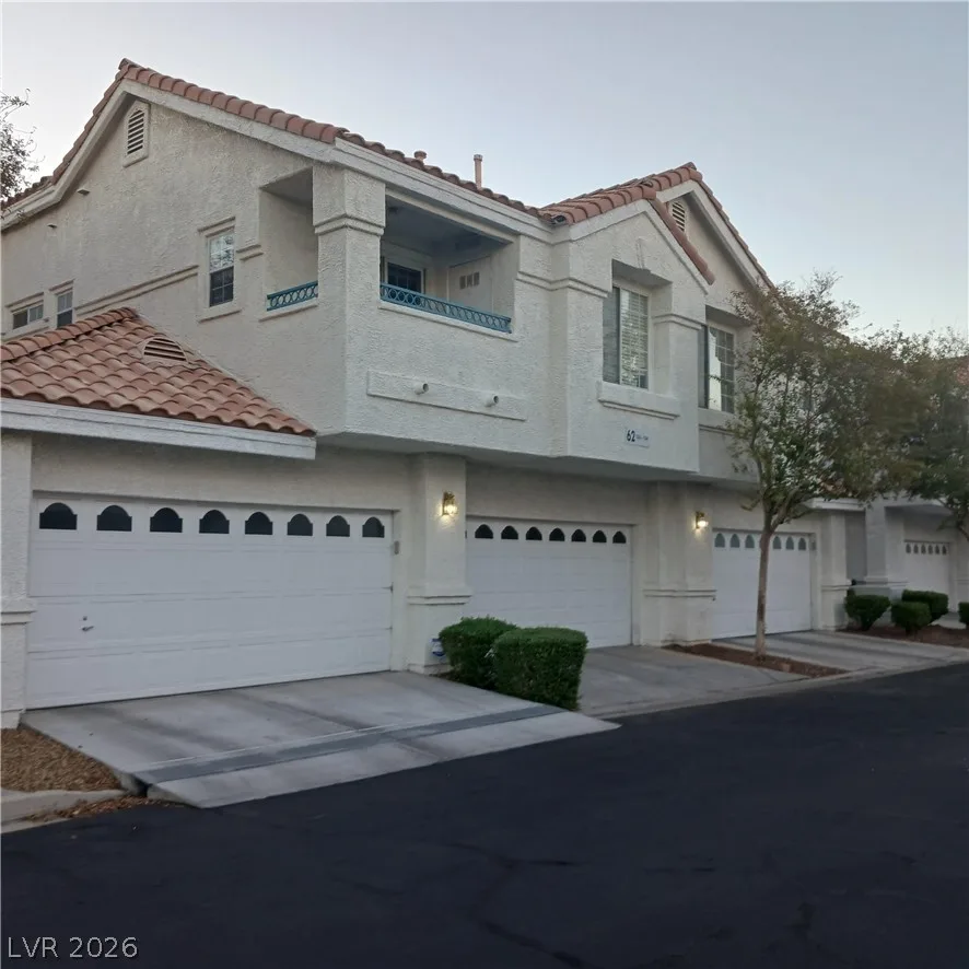 5201 South Torrey Pines Drive 1264 — photo 1