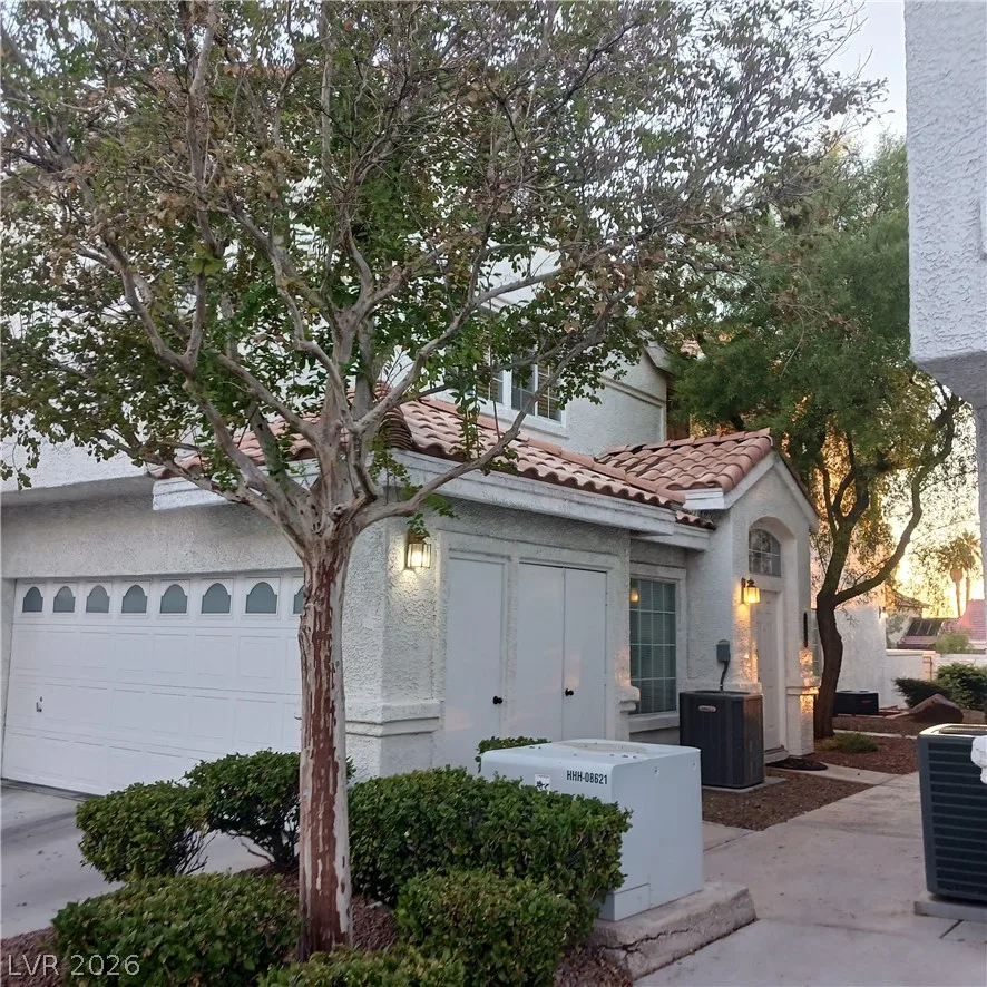 5201 South Torrey Pines Drive 1264 — photo 3