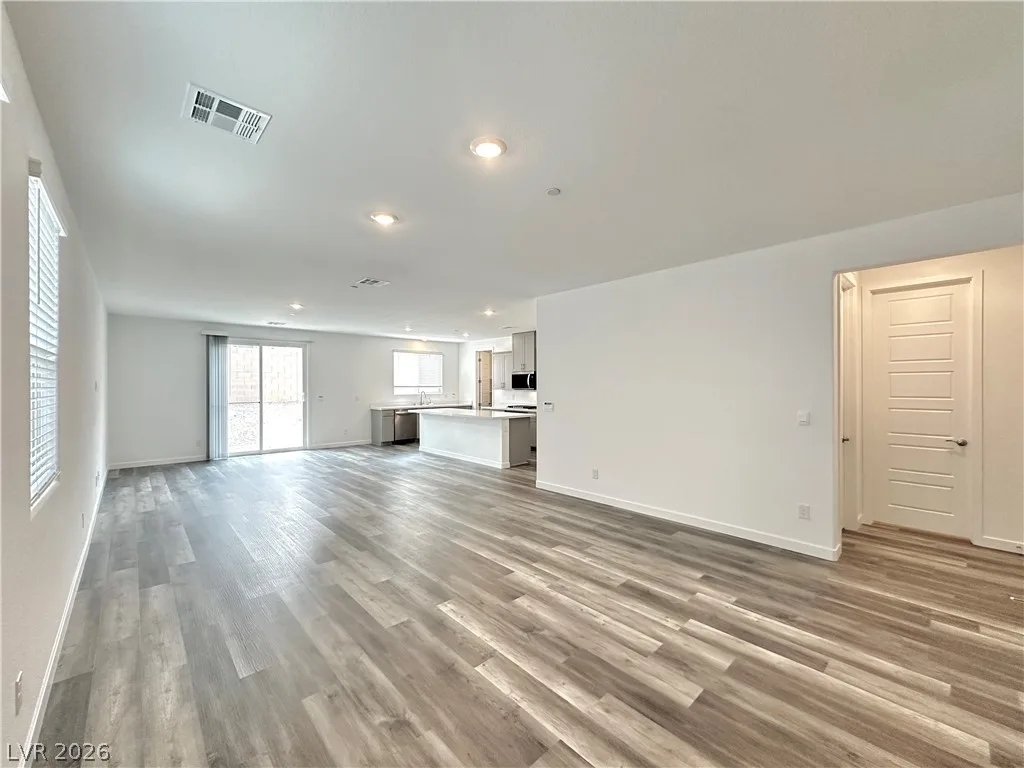 563 Mountain Robin Avenue — photo 3