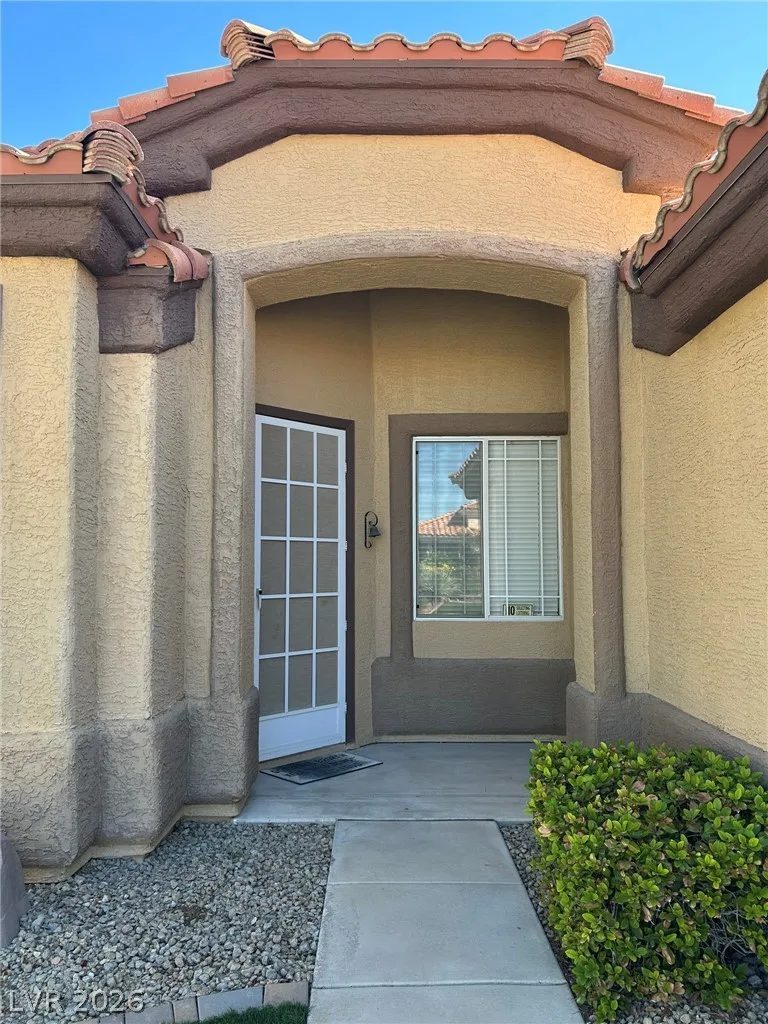 1164 Mirage Lake Street — photo 3