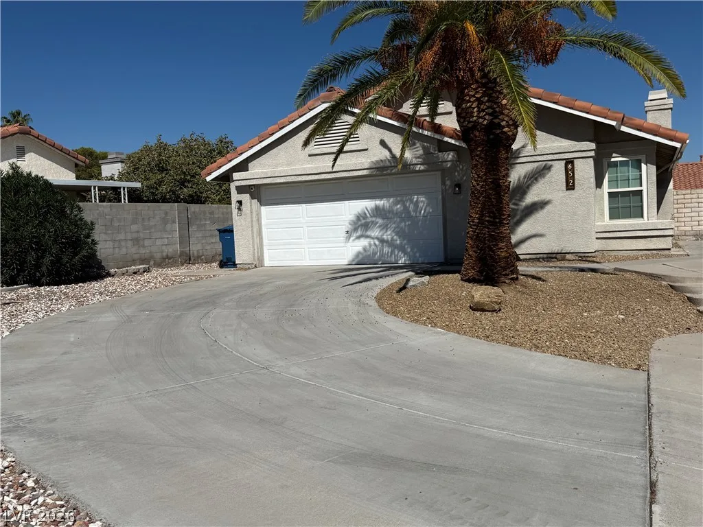 652 Collete Circle Circle — photo 1