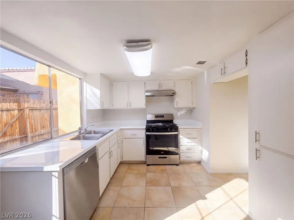 1511 Living Desert Drive B — photo 2