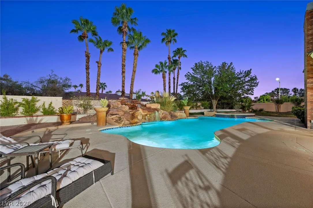 2130 Diamond Bar Drive — photo 2