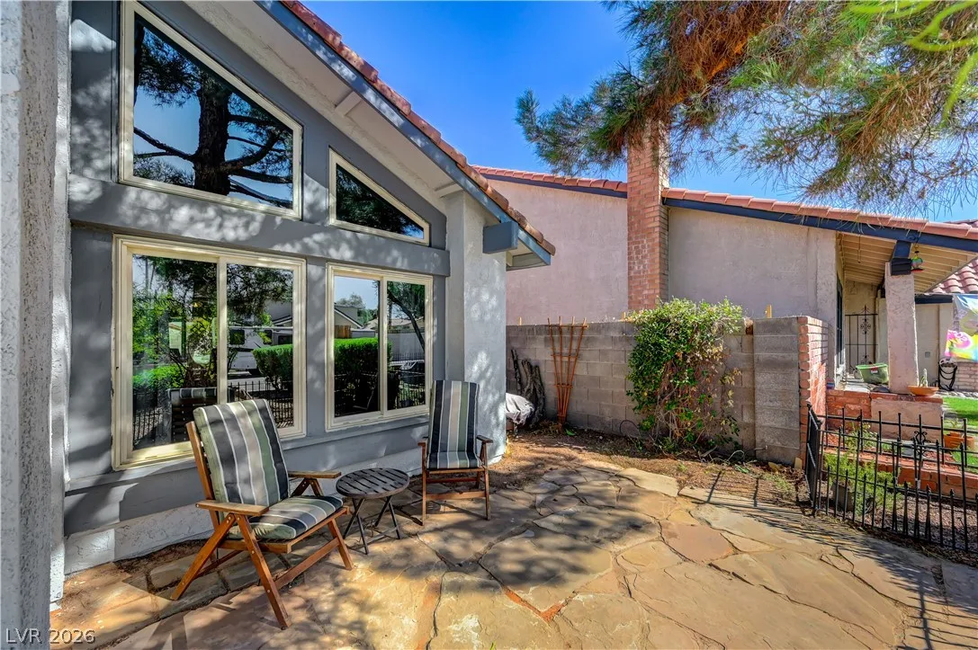 342 Fuente Drive — photo 3
