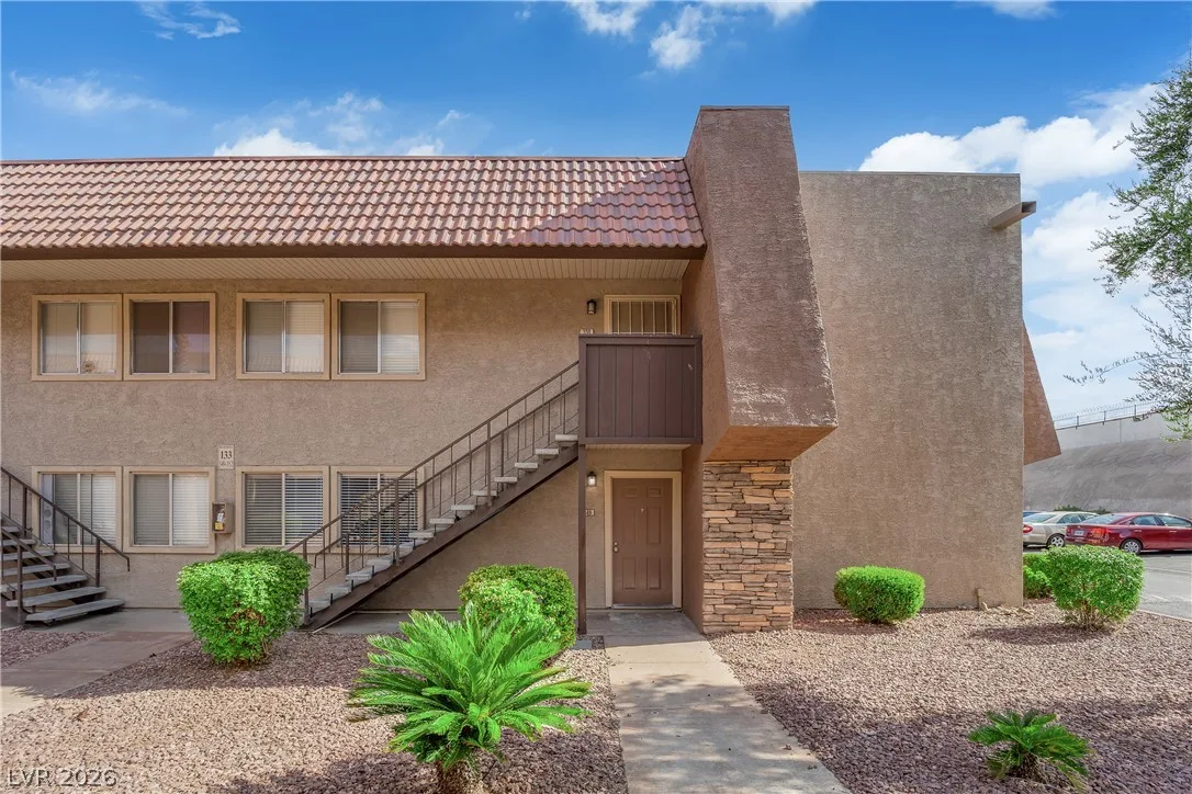 5386 River Glen Drive 349 — photo 1