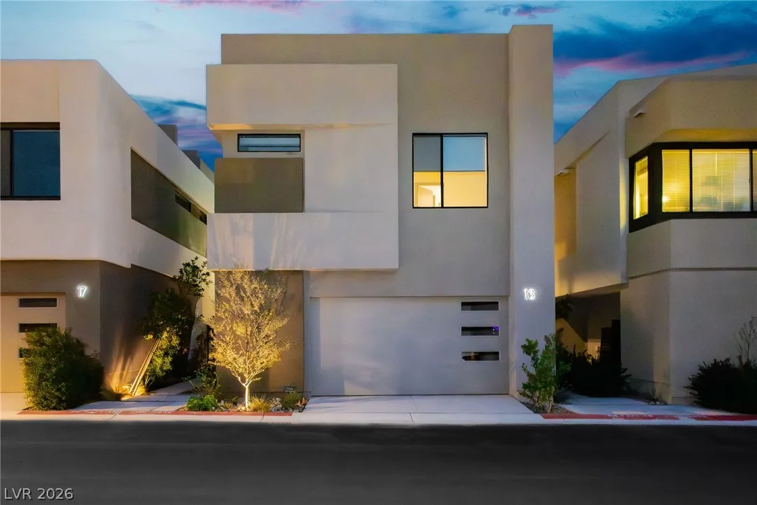 13 Promenade Isle Lane — photo 1