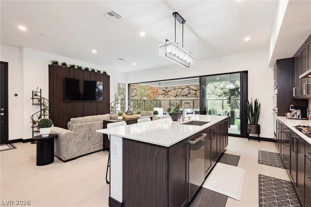 13 Promenade Isle Lane — photo 2