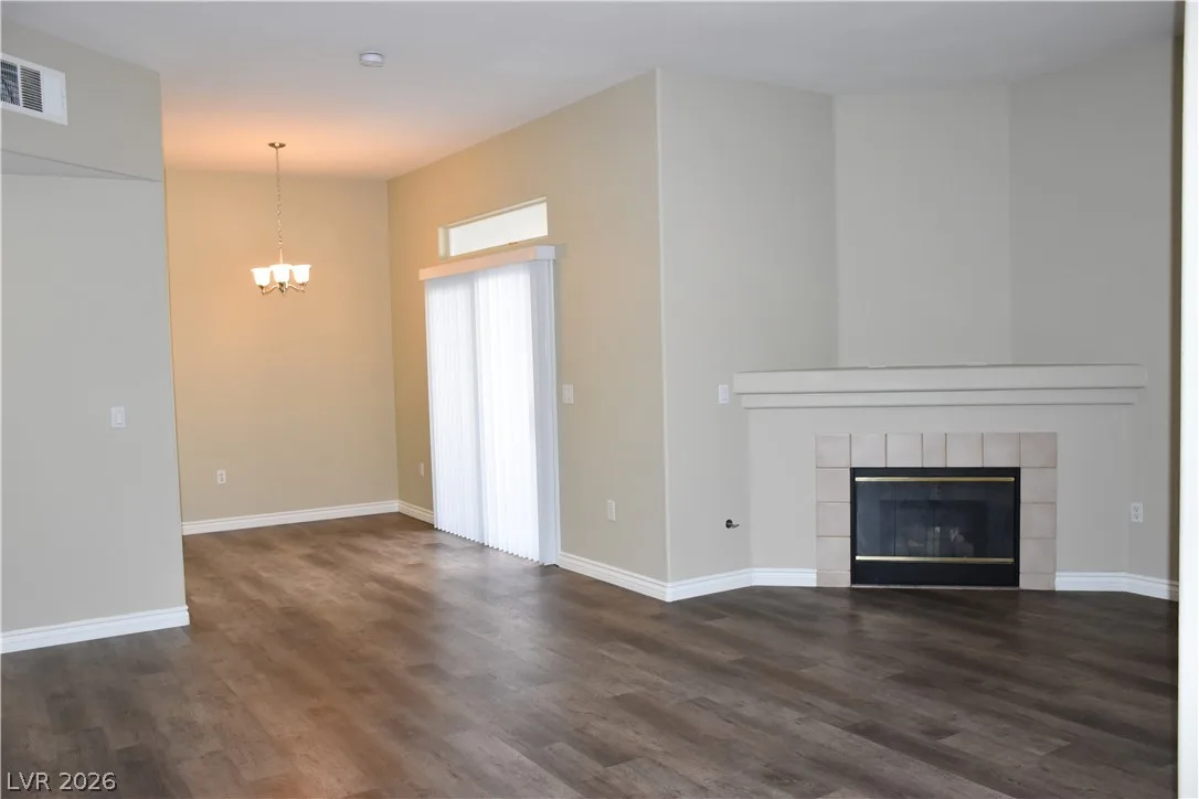 700 Carnegie Street 4111 — photo 3