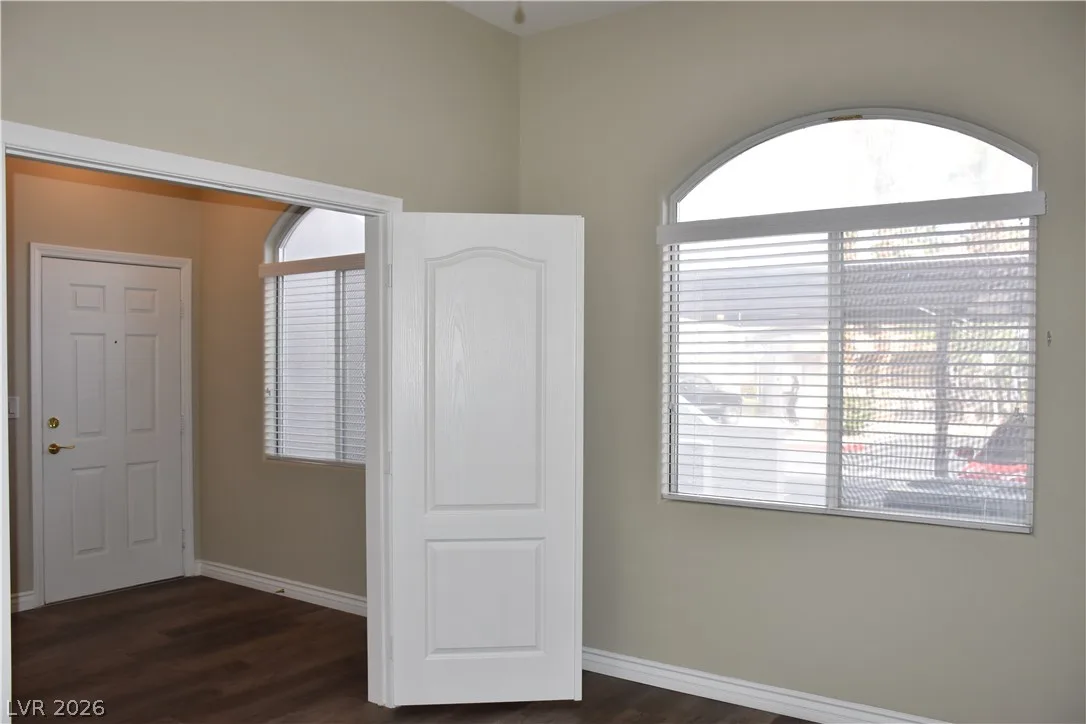700 Carnegie Street 4111 — photo 5