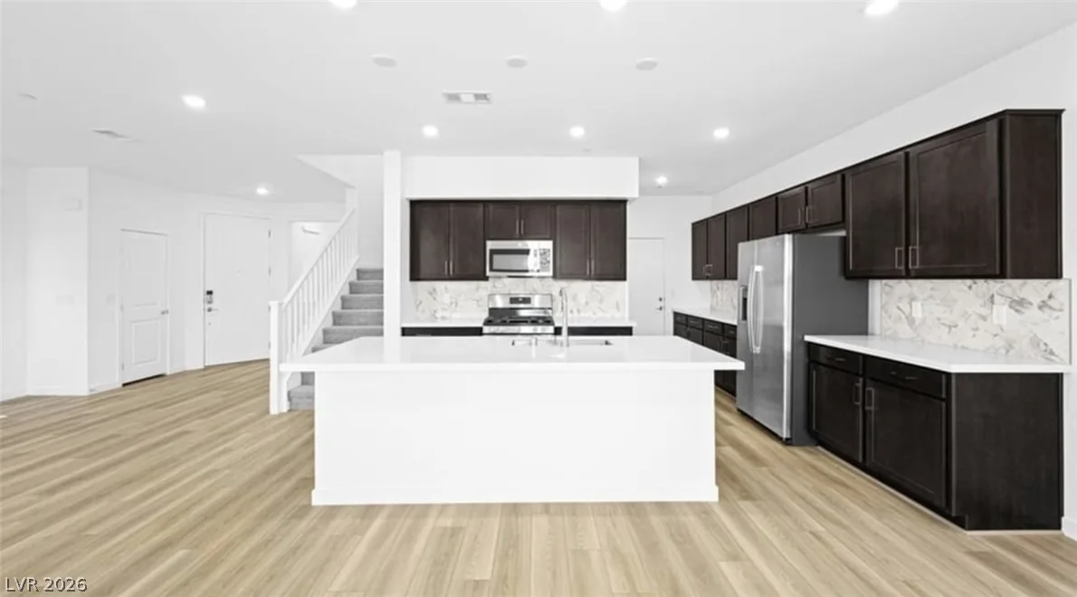 333 Adufe Place — photo 2