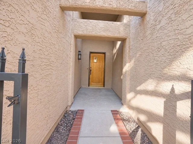 7163 Mission Hills Drive — photo 3
