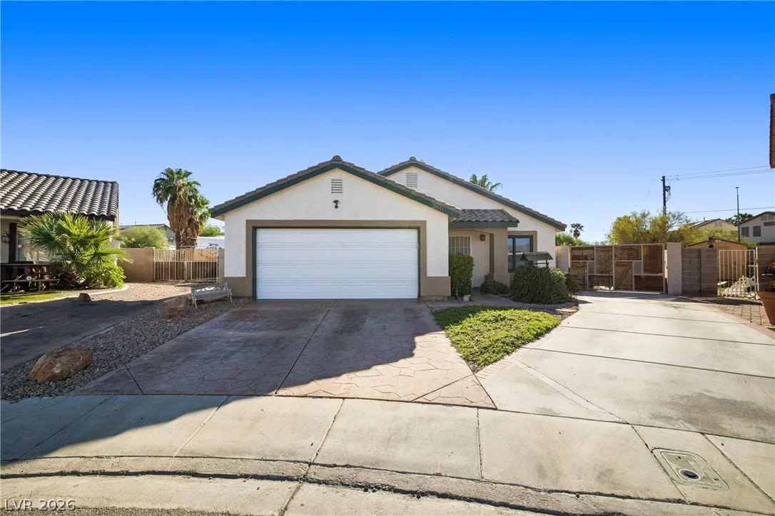 3611 Russian Olive Street — photo 1