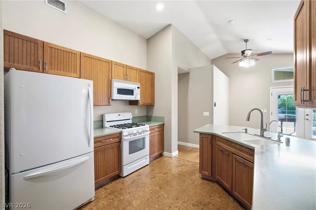 3611 Russian Olive Street — photo 2