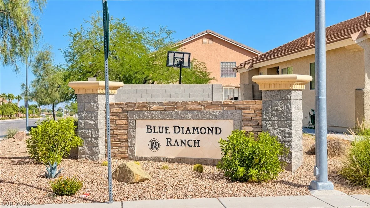 4582 Ordway Drive — photo 2